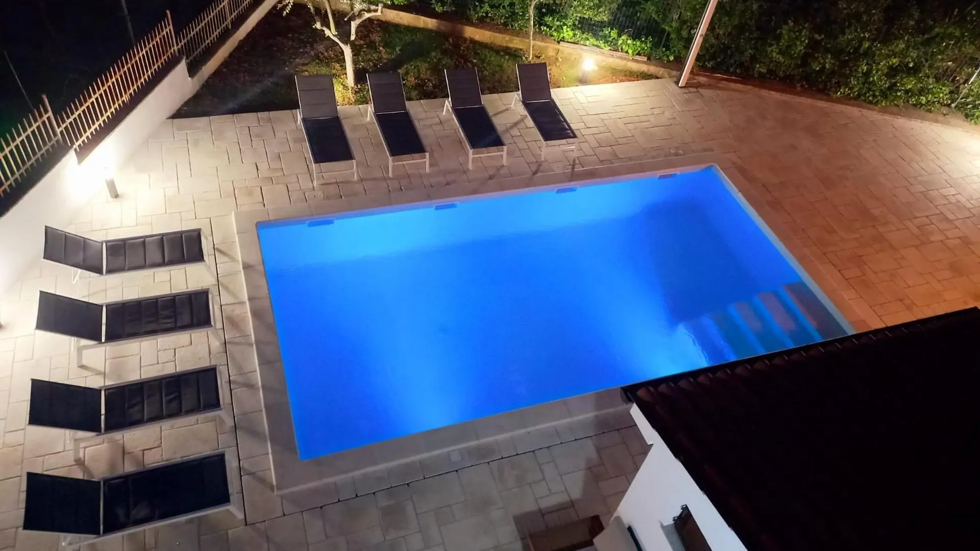 Big Swimming Pool Apartment Monvidal Pula Croatia
