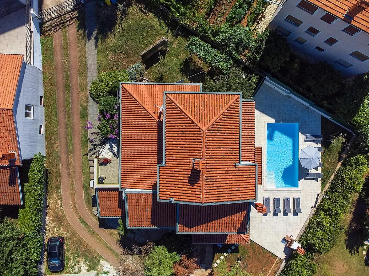 Big Swimming Pool Apartment Monvidal Pula