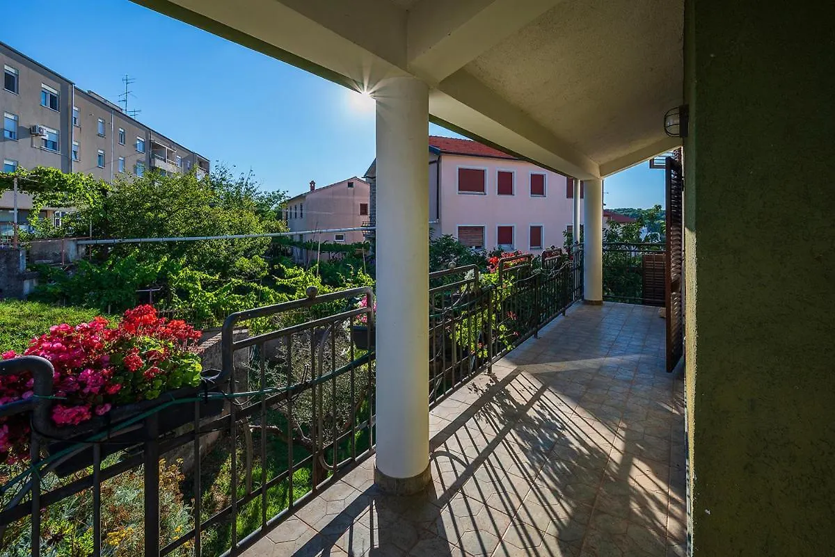 Big Swimming Pool Apartment Monvidal Pula Croatia