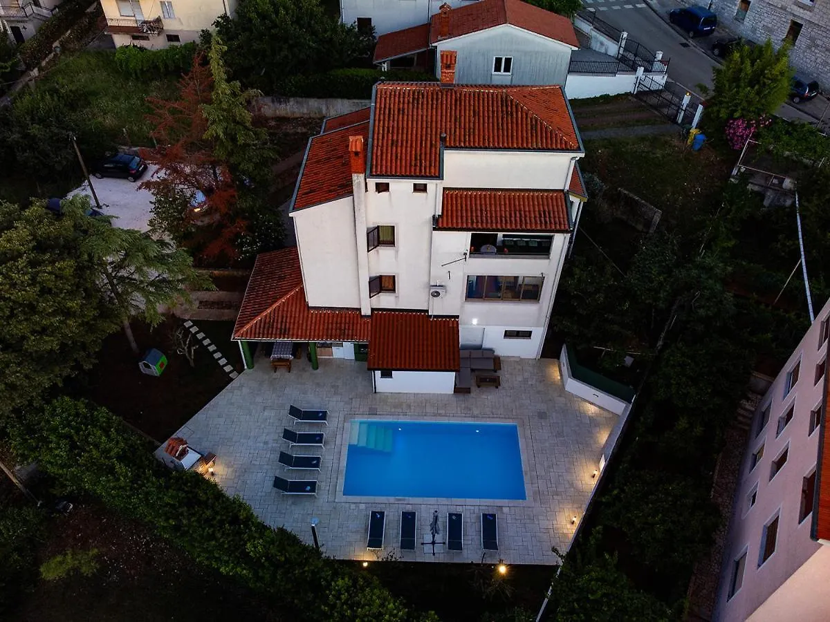 Big Swimming Pool Apartment Monvidal Pula Croatia