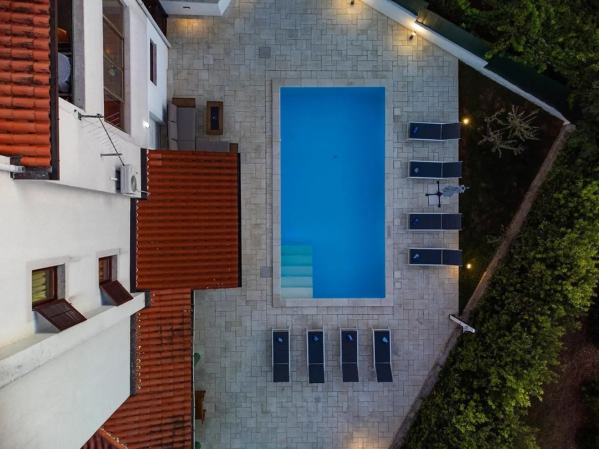 Big Swimming Pool Apartment Monvidal Pula