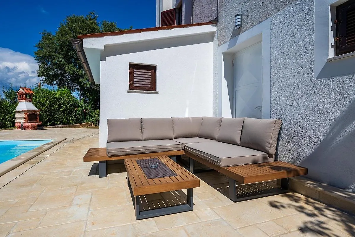 Big Swimming Pool Apartment Monvidal Pula