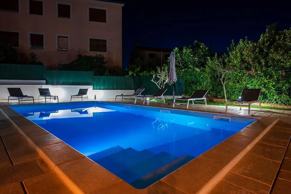 Big Swimming Pool Apartment Monvidal Pula Croatia