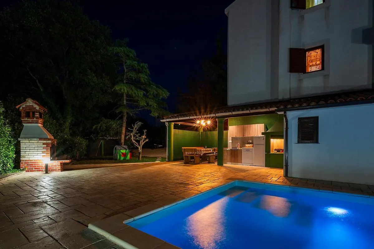 Big Swimming Pool Apartment Monvidal Pula