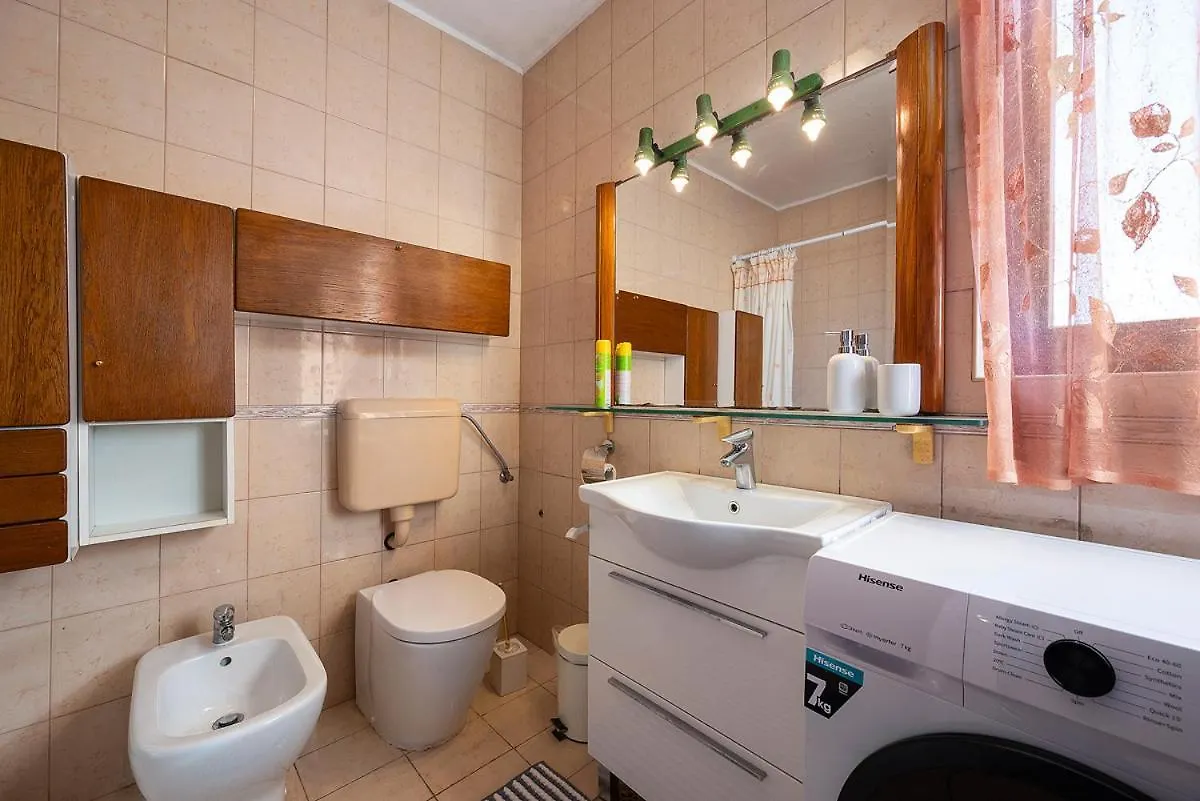 Big Swimming Pool Apartment Monvidal Pula