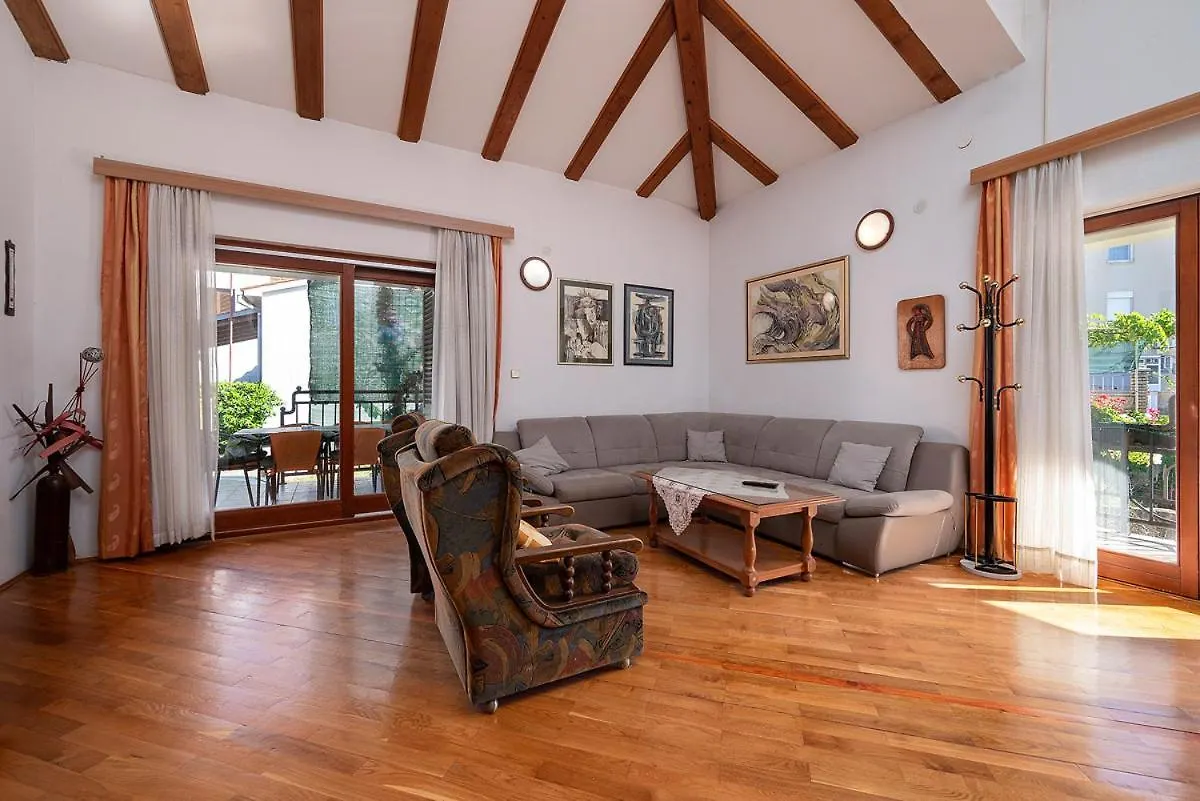 Big Swimming Pool Apartment Monvidal Pula 0*,