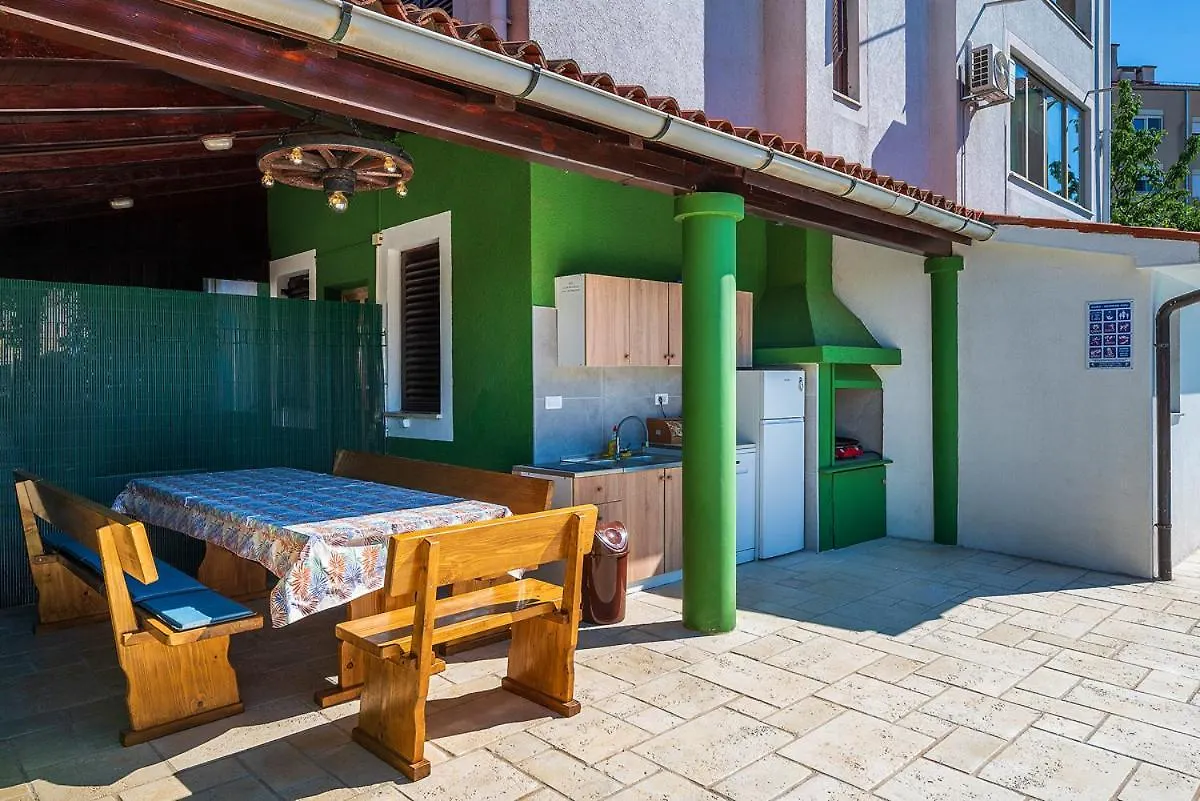 Big Swimming Pool Apartment Monvidal Pula