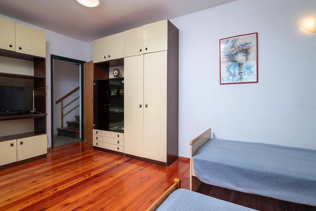 Big Swimming Pool Apartment Monvidal Pula